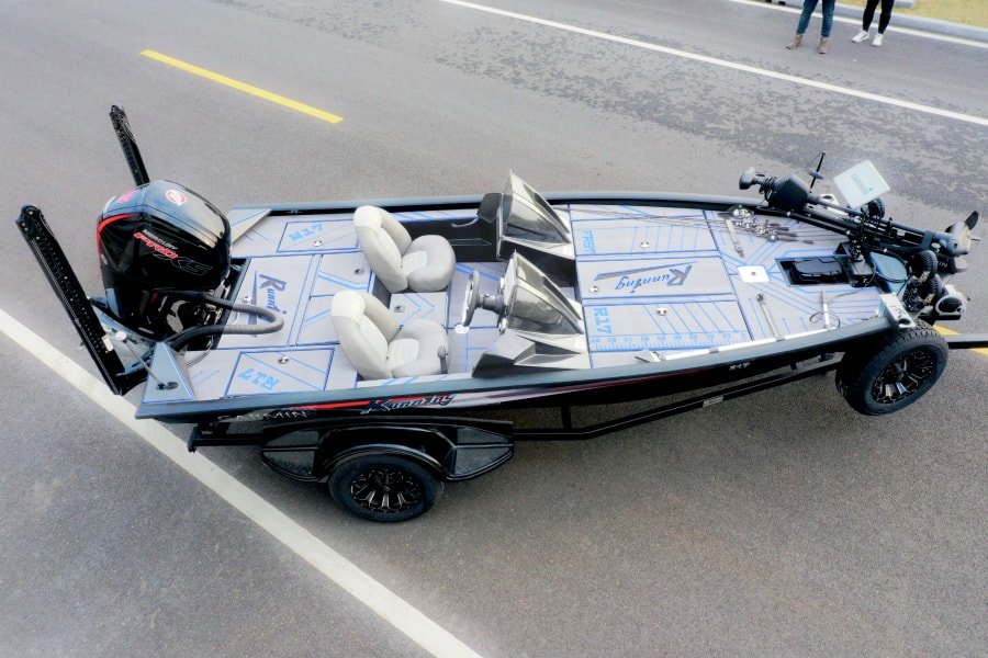 Pontoon fishing boat 495