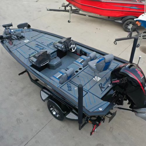 R187 Bass boat
